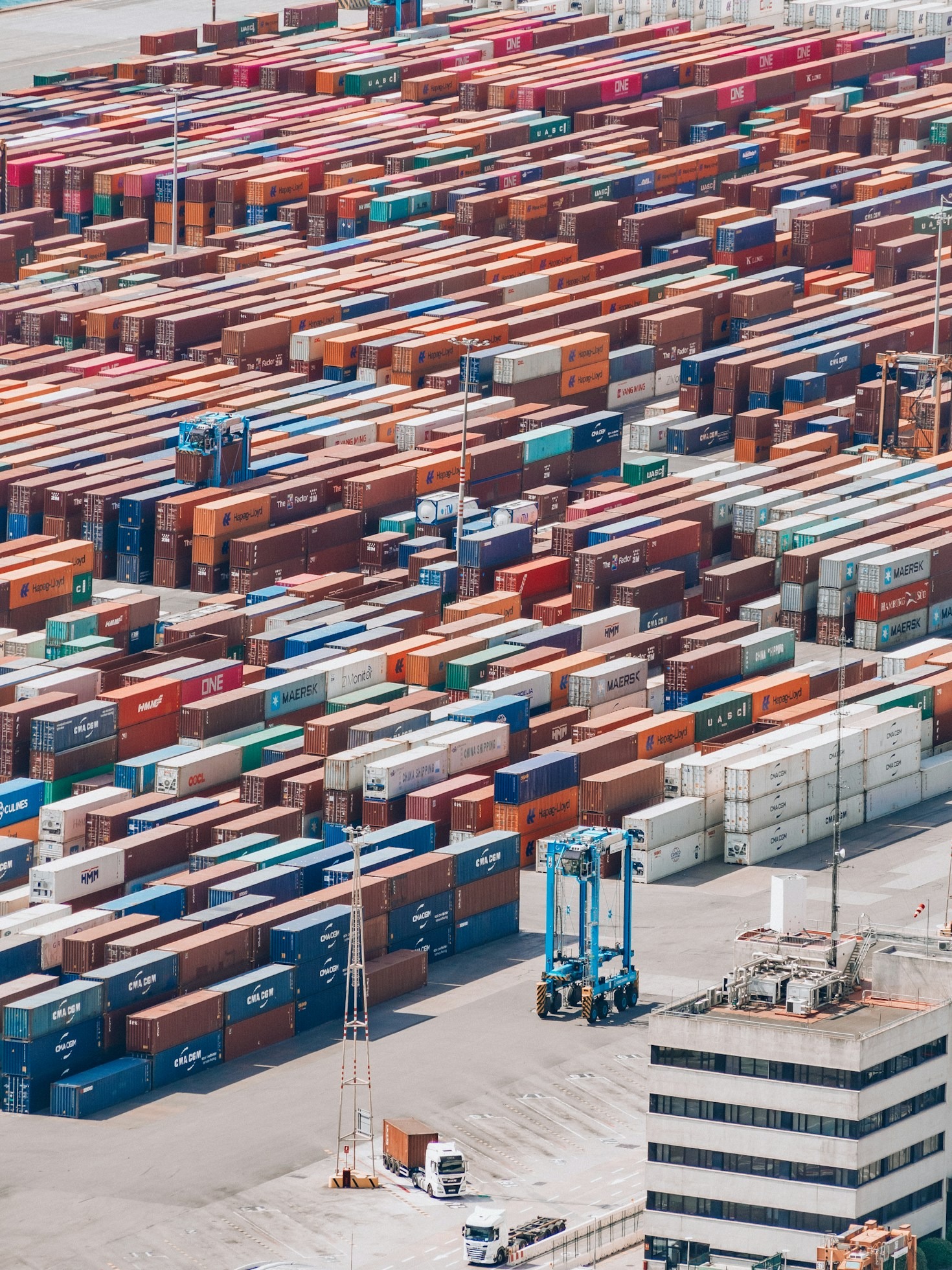 Top Benefits of Partnering With a Trusted Logistics Provider